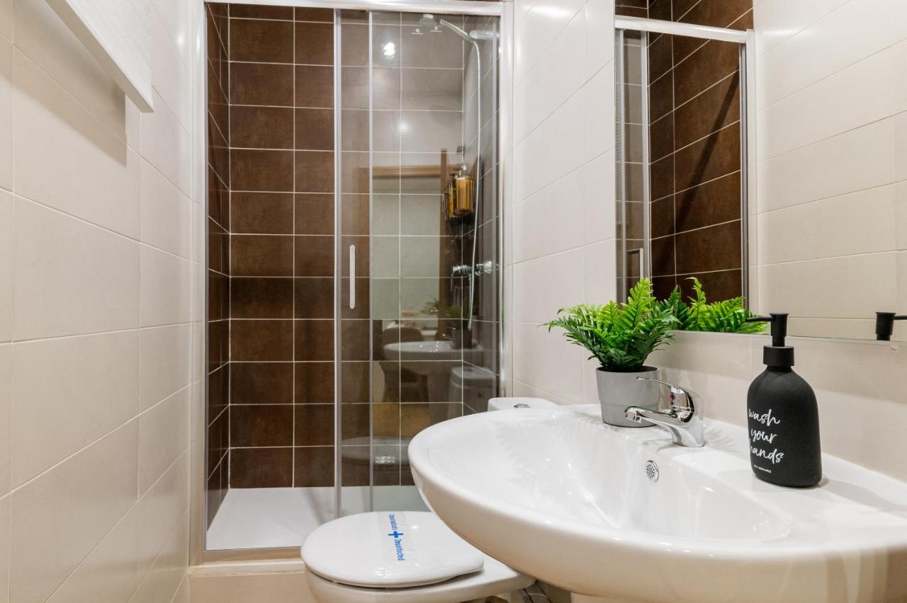 Centrico Apartamento Con 3 Banos En Puerta Del Sol Y Atocha Madryt Zewnętrze zdjęcie