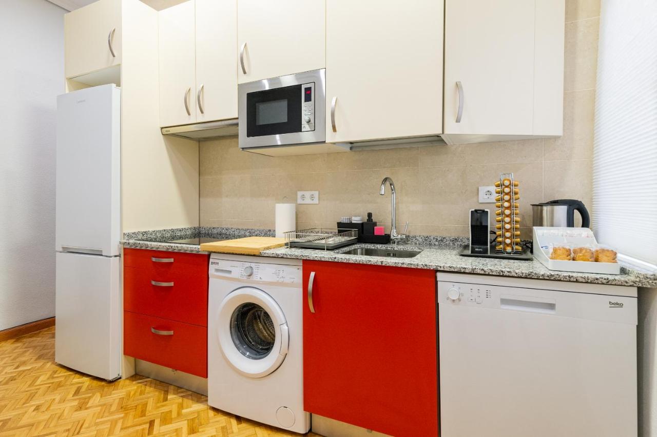 Centrico Apartamento Con 3 Banos En Puerta Del Sol Y Atocha Madryt Zewnętrze zdjęcie